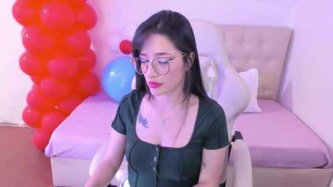 Im anna but you can call me as you want online show from 03-08-26, 02:04