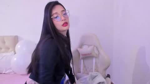 Snapshot of ana_ruuh chatting on 08-05-26, 08:22 Im anna but you can call me as you want online show from 08-05-26, 08:22