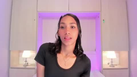 anaacollins_ online show from 07-10-26, 12:08
