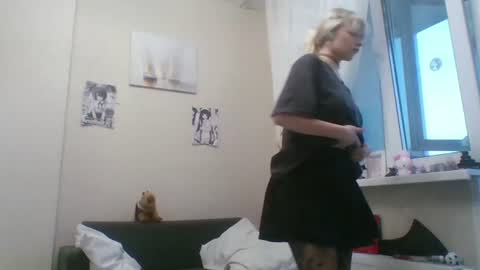 Malvina online show from 07-12-26, 04:31