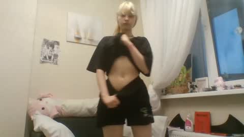 Malvina online show from 07-15-26, 04:56