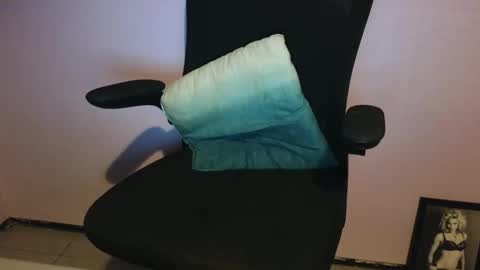 anabelucci_ online show from 03-13-26, 12:39