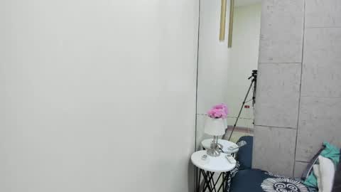 Anna online show from 04-18-26, 12:20