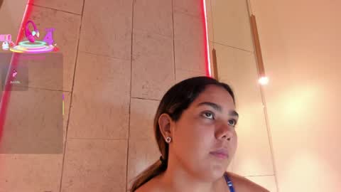 Snapshot of anaelle_bardin chatting on 04-27-26, 11:52 Anna online show from 04-27-26, 11:52