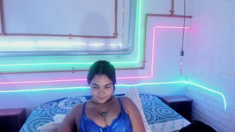 Snapshot of anaelle_bardin chatting on 06-10-26, 12:04 Anna online show from 06-10-26, 12:04