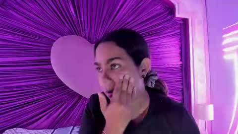 Snapshot of anaelle_bardin chatting on 06-15-26, 03:25 Anna online show from 06-15-26, 03:25