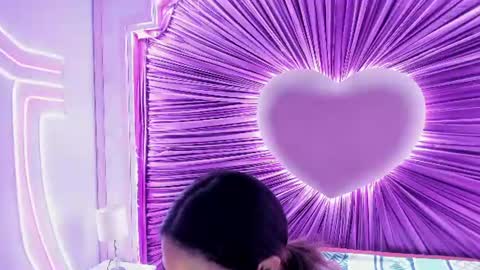 Snapshot of anaelle_bardin chatting on 06-22-26, 12:02 Anna online show from 06-22-26, 12:02