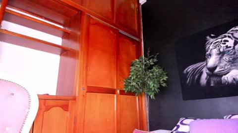 Anahi online show from 01-14-25, 03:22