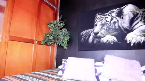 Anahi online show from 02-20-25, 02:51