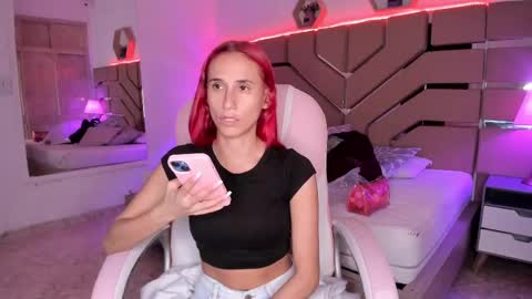 Anahi online show from 03-01-25, 12:07