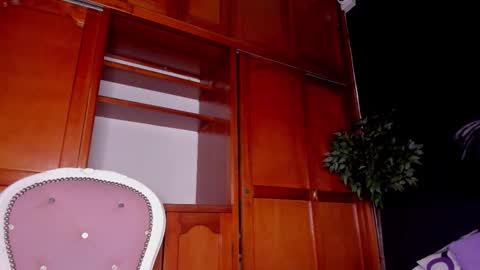 Anahi online show from 12-20-25, 03:24