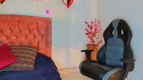 Anahi online show from 02-18-25, 12:28