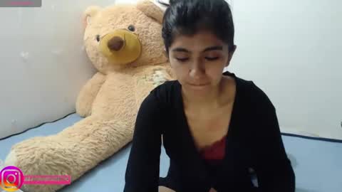 Snapshot of anahibrowns95 chatting on 02-13-25, 03:29 Anahi Browns online show from 02-13-25, 03:29