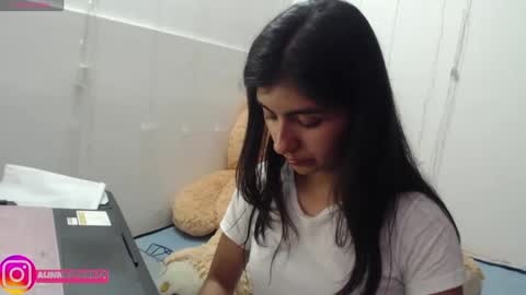 Snapshot of anahibrowns95 chatting on 02-18-25, 10:03 Anahi Browns online show from 02-18-25, 10:03