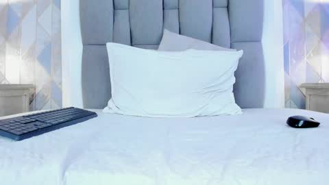   online show from 03-09-25, 02:43