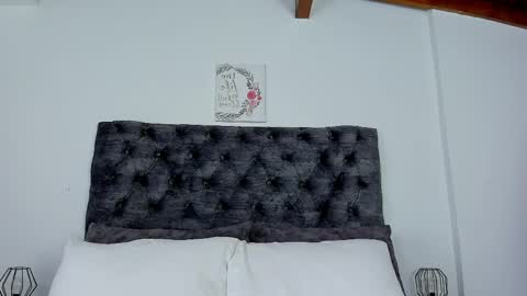 ..a n a i s  c o o p e r .. online show from 03-29-26, 11:43