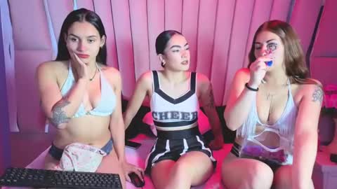 AbbyAndAntonela online show from 11-24-25, 01:55