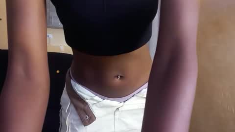 Snapshot of ananablossom chatting on 04-17-26, 07:33 Ananablossom online show from 04-17-26, 07:33