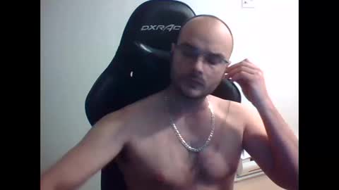 Snapshot of anarchyy1994 chatting on 06-10-26, 04:34 anarchyy1994 online show from 06-10-26, 04:34