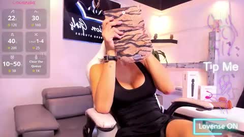 ana online show from 10-15-25, 01:11