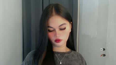 Snapshot of anaruru_ chatting on 06-20-26, 12:52 ANA online show from 06-20-26, 12:52