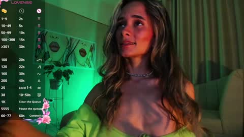 Snapshot of anaskinny chatting on 01-10-25, 11:18 Ana online show from 01-10-25, 11:18