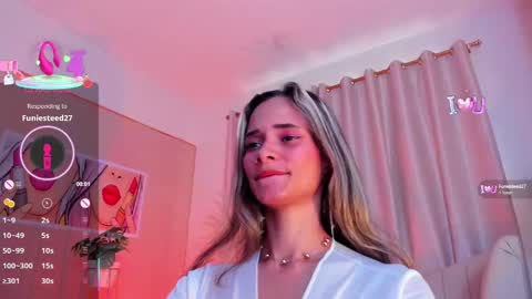 Snapshot of anaskinny chatting on 03-06-25, 07:32 Ana online show from 03-06-25, 07:32