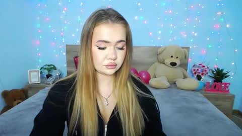 Snapshot of anastacyyellig chatting on 01-14-25, 11:27 anastacyyellig online show from 01-14-25, 11:27