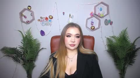 anastacyyellig online show from 04-06-26, 09:27