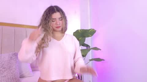 Mia online show from 03-19-26, 12:20