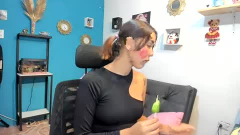 Snapshot of anastasia_tuya chatting on 07-16-26, 09:32 anastasia online show from 07-16-26, 09:32