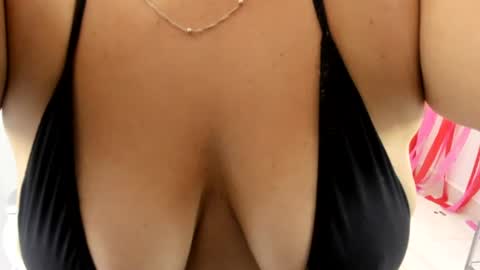 Snapshot of anawatson_ chatting on 06-26-26, 06:45 Ana online show from 06-26-26, 06:45