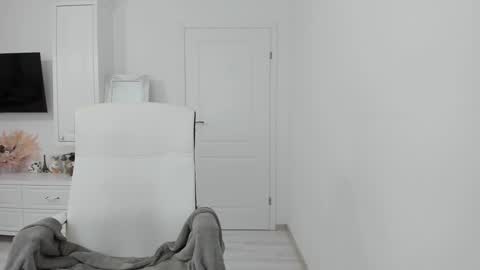 Snapshot of anayscaandy chatting on 01-13-25, 08:58 Andreea online show from 01-13-25, 08:58