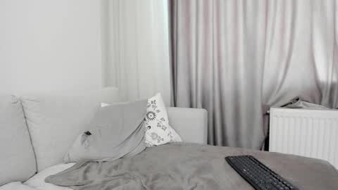 Snapshot of anayscaandy chatting on 02-12-25, 10:14 Andreea online show from 02-12-25, 10:14