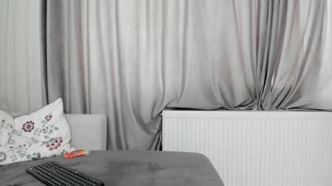 Snapshot of anayscaandy chatting on 02-17-25, 09:13 Andreea online show from 02-17-25, 09:13
