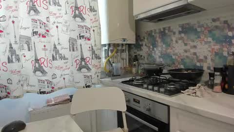 Snapshot of anayscaandy chatting on 02-19-25, 12:11 Andreea online show from 02-19-25, 12:11