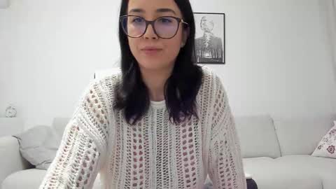Snapshot of anayscaandy chatting on 09-13-25, 03:17 Andreea online show from 09-13-25, 03:17