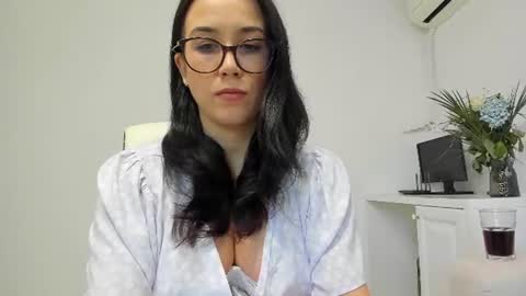 Snapshot of anayscaandy chatting on 07-27-26, 11:28 Andreea online show from 07-27-26, 11:28