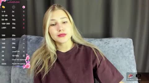 Snapshot of and1sa chatting on 12-04-25, 06:27 Andisa online show from 12-04-25, 06:27