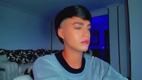 Snapshot of anddy_grey1 chatting on 02-27-25, 07:47 Dani 3 online show from 02-27-25, 07:47