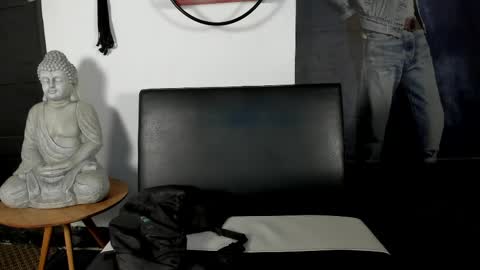 anddy_hugecock online show from 04-22-26, 12:28