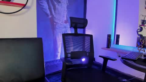 anddy_hugecock online show from 05-19-26, 01:28