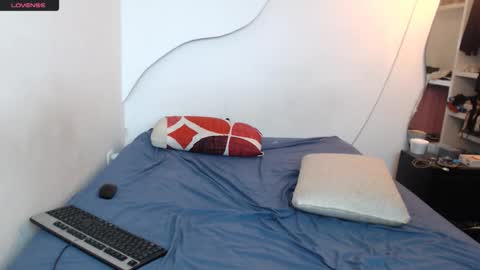 andr720413838 online show from 12-02-25, 08:15