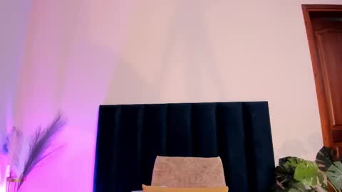 Andra Cyrus online show from 11-13-25, 11:42