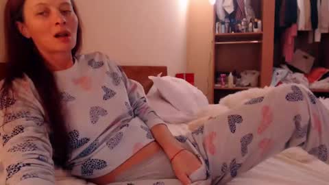 Snapshot of andrasweetie chatting on 03-08-25, 10:32 Andra online show from 03-08-25, 10:32