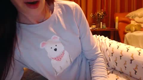 Snapshot of andrasweetie chatting on 05-16-26, 07:34 Andra online show from 05-16-26, 07:34