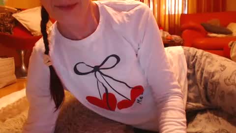 Snapshot of andrasweetie chatting on 06-20-26, 10:29 Andra online show from 06-20-26, 10:29
