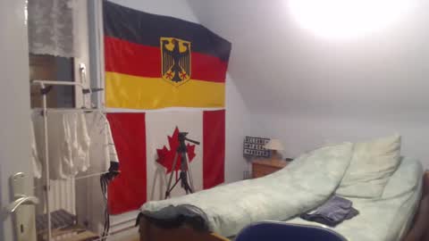 Snapshot of andre124231 chatting on 12-16-24, 08:37 Andre online show from 12-16-24, 08:37