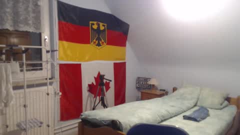 Snapshot of andre124231 chatting on 12-28-24, 09:51 Andre online show from 12-28-24, 09:51