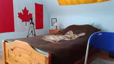 Snapshot of andre124231 chatting on 09-29-25, 12:10 Andre online show from 09-29-25, 12:10